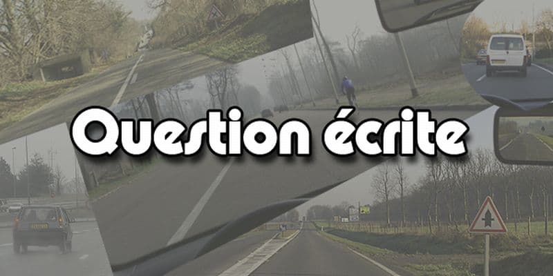 Situation de code de la route : Pour optimiser mon changement de vitesse, j'essaie de changer de rapport :